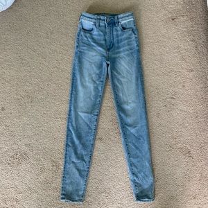 AMERICAN EAGLE SUPER STRETCH JEANS